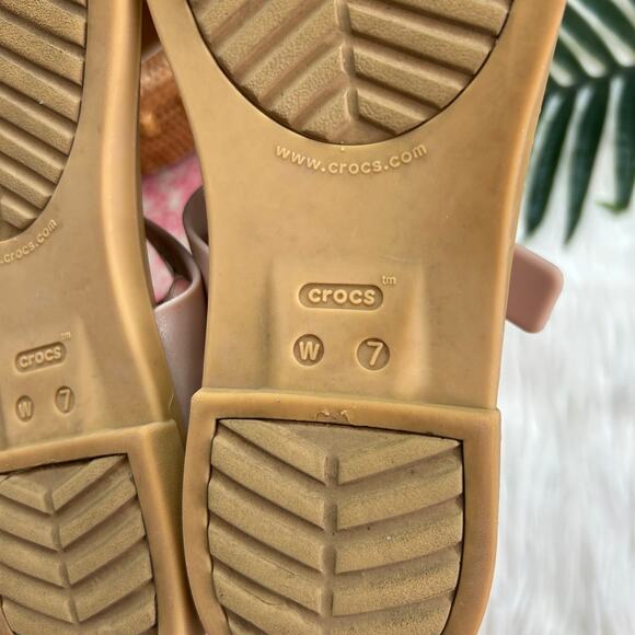 CROCS Light Pink Lightweight Slip On Tulum Shimmer Toe Post Sandal 7 - Picture 7 of 7